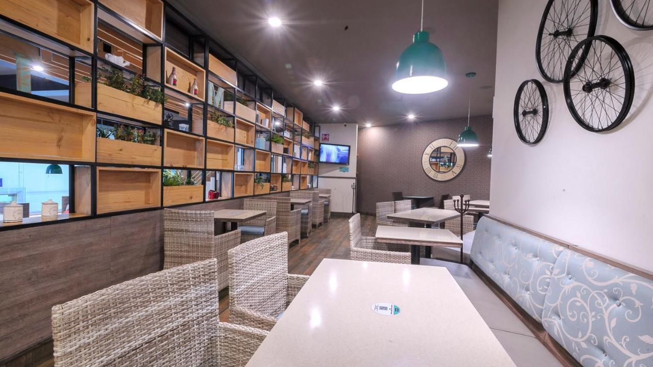 Holiday Inn Hotel & Suites Mexico Medica Sur By Ihg Екстериор снимка