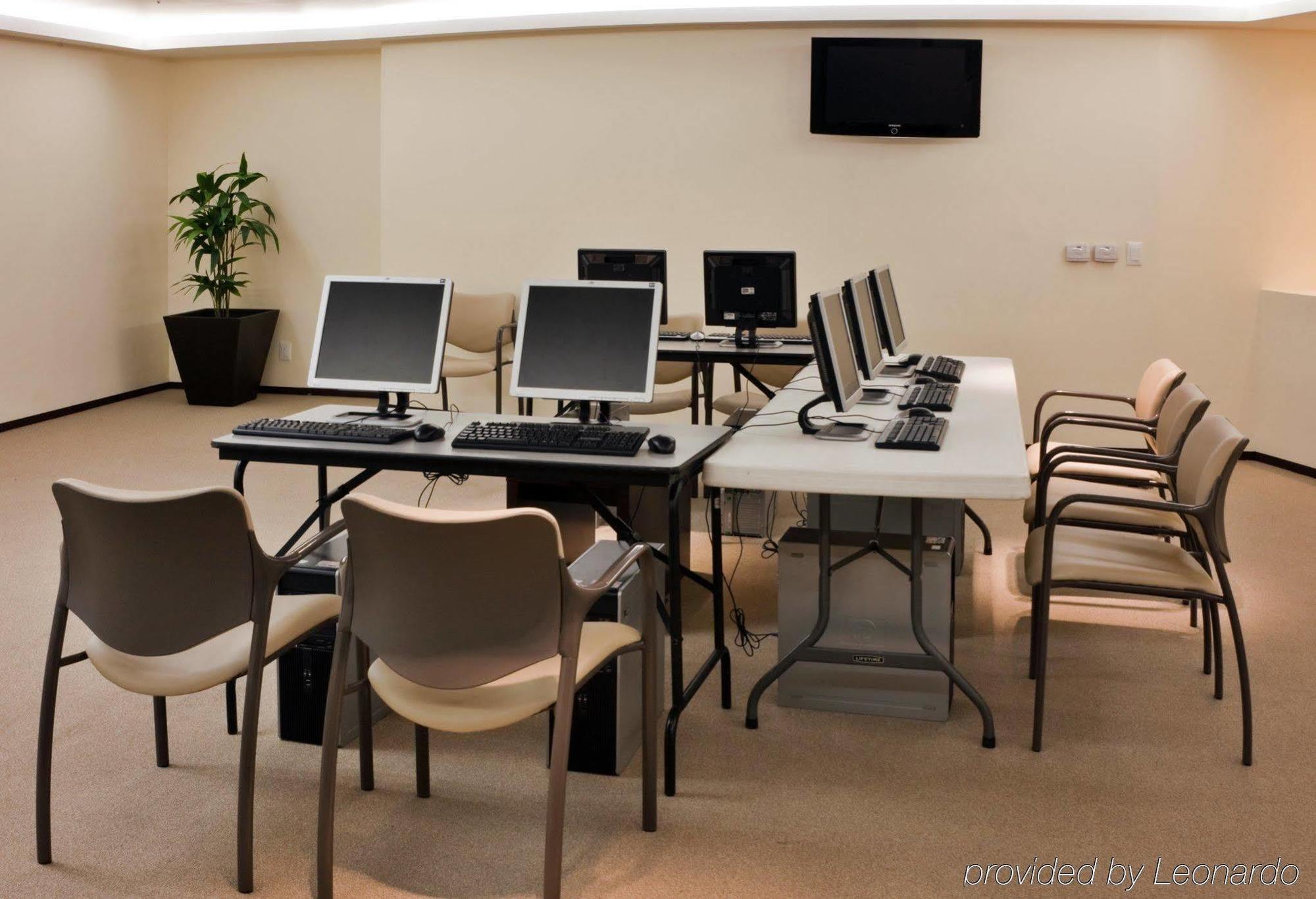 Holiday Inn Hotel & Suites Mexico Medica Sur By Ihg Екстериор снимка